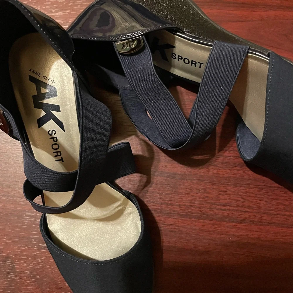 Anne Klein Black Heels Sophisticated Style - Picture 8 of 8